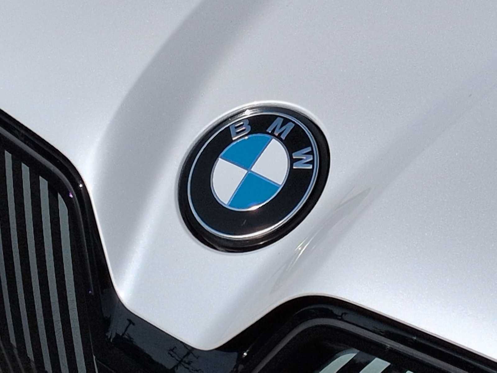Used 2026 BMW iX xDrive60 w/ M Sport Package AWD/4WD image 12