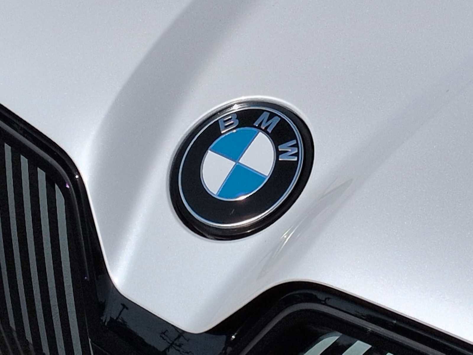 Used 2026 BMW iX xDrive60 w/ M Sport Package AWD/4WD image 12