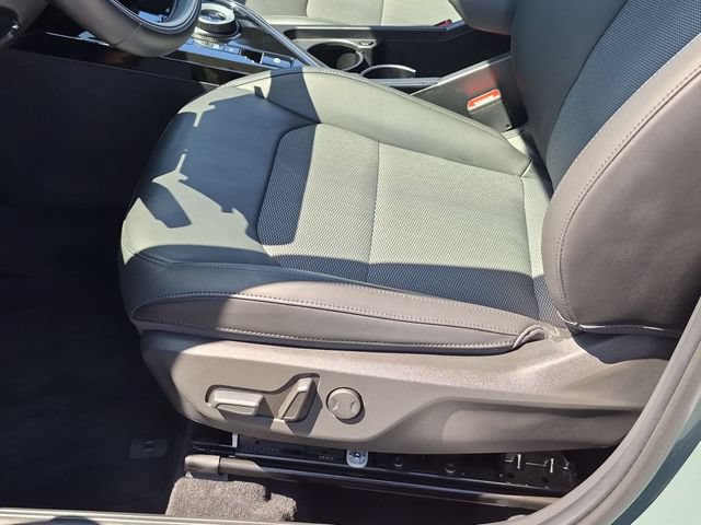Used 2024 Kia Niro EX FWD image 14
