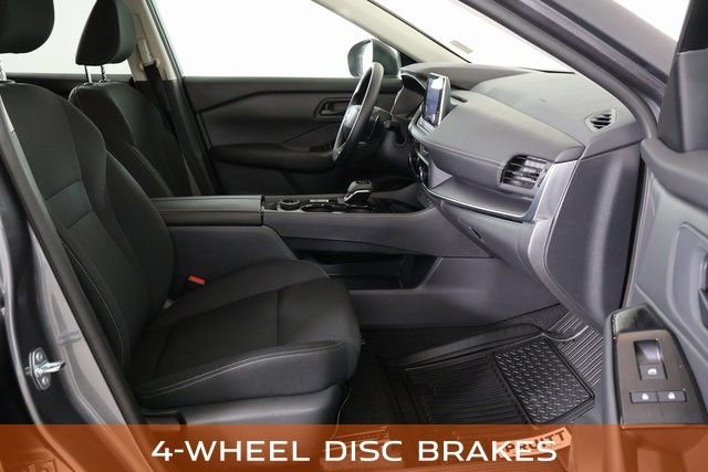 Used 2025 Nissan Rogue S image 15