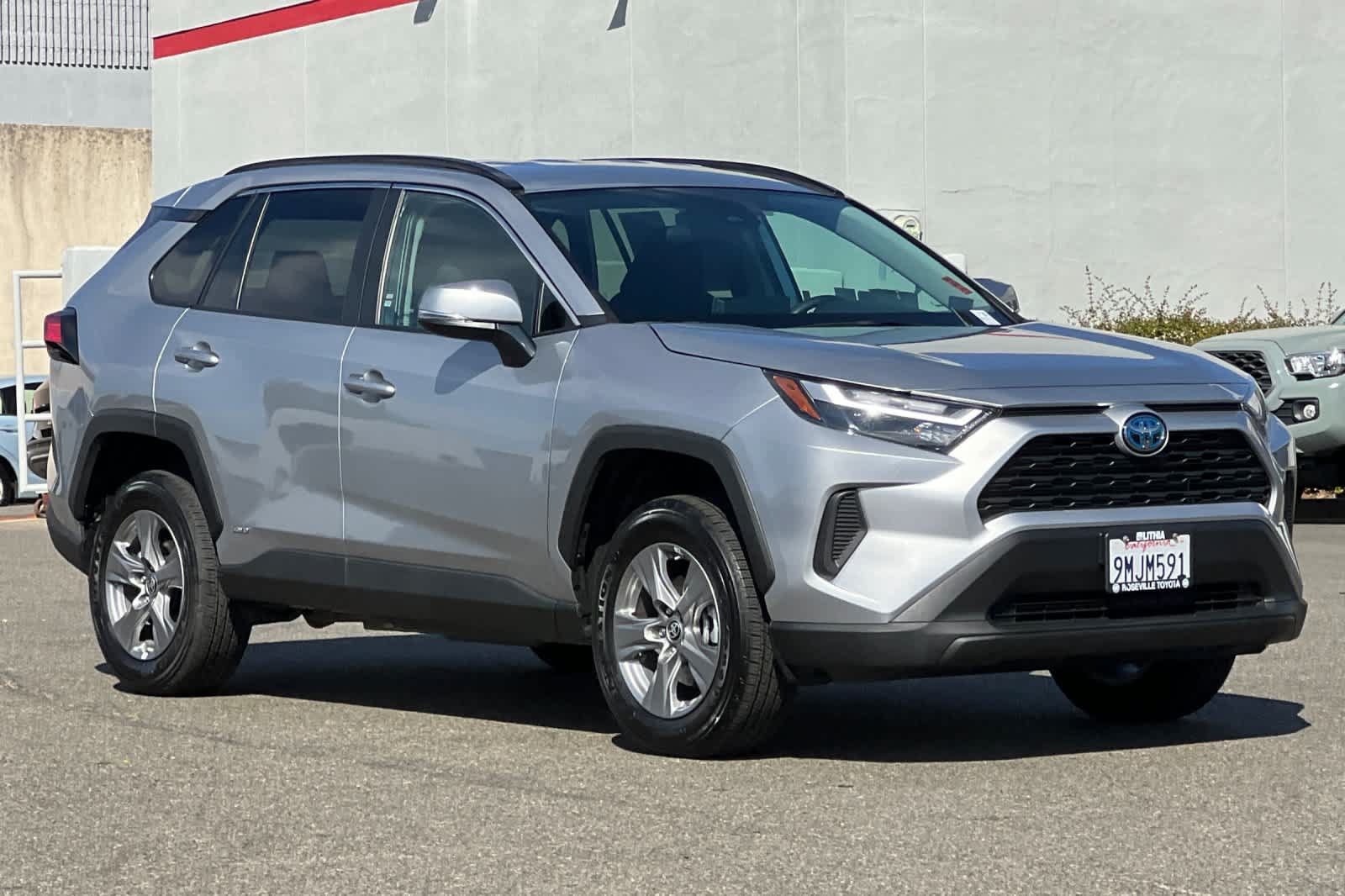 Certified 2024 Toyota RAV4 LE AWD/4WD image 5