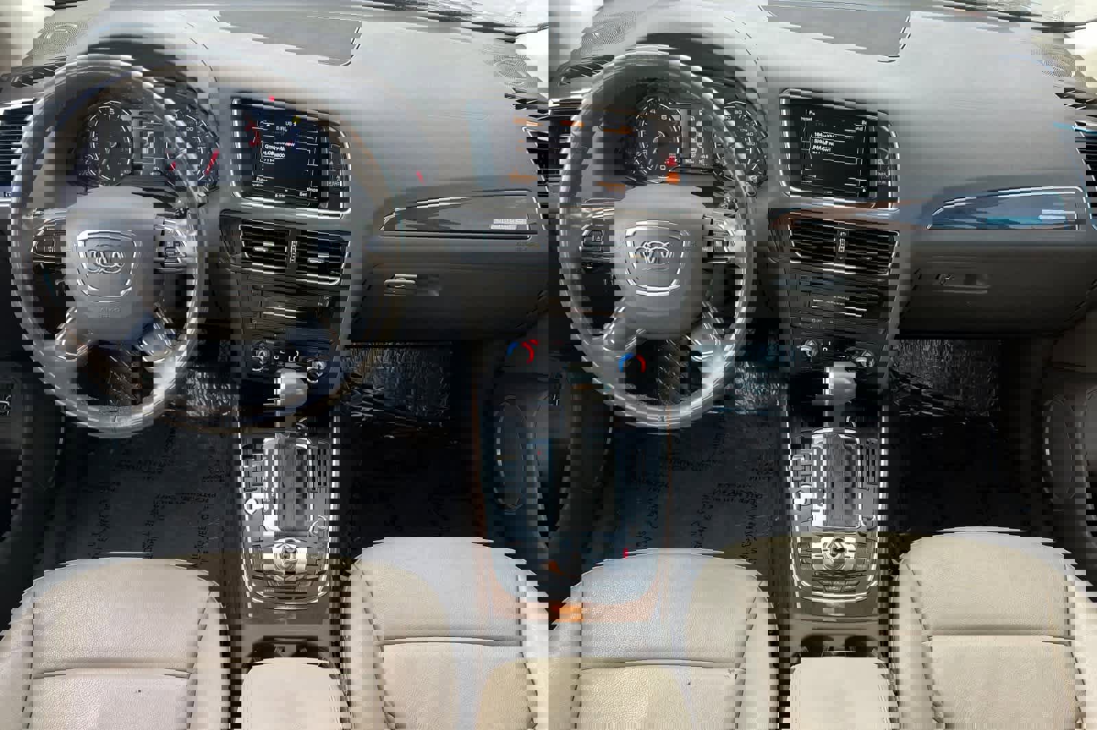 Used 2017 Audi Q5 2.0T Premium Plus w/ Technology Package image 4