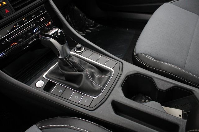 New 2026 Volkswagen Jetta SE FWD image 18