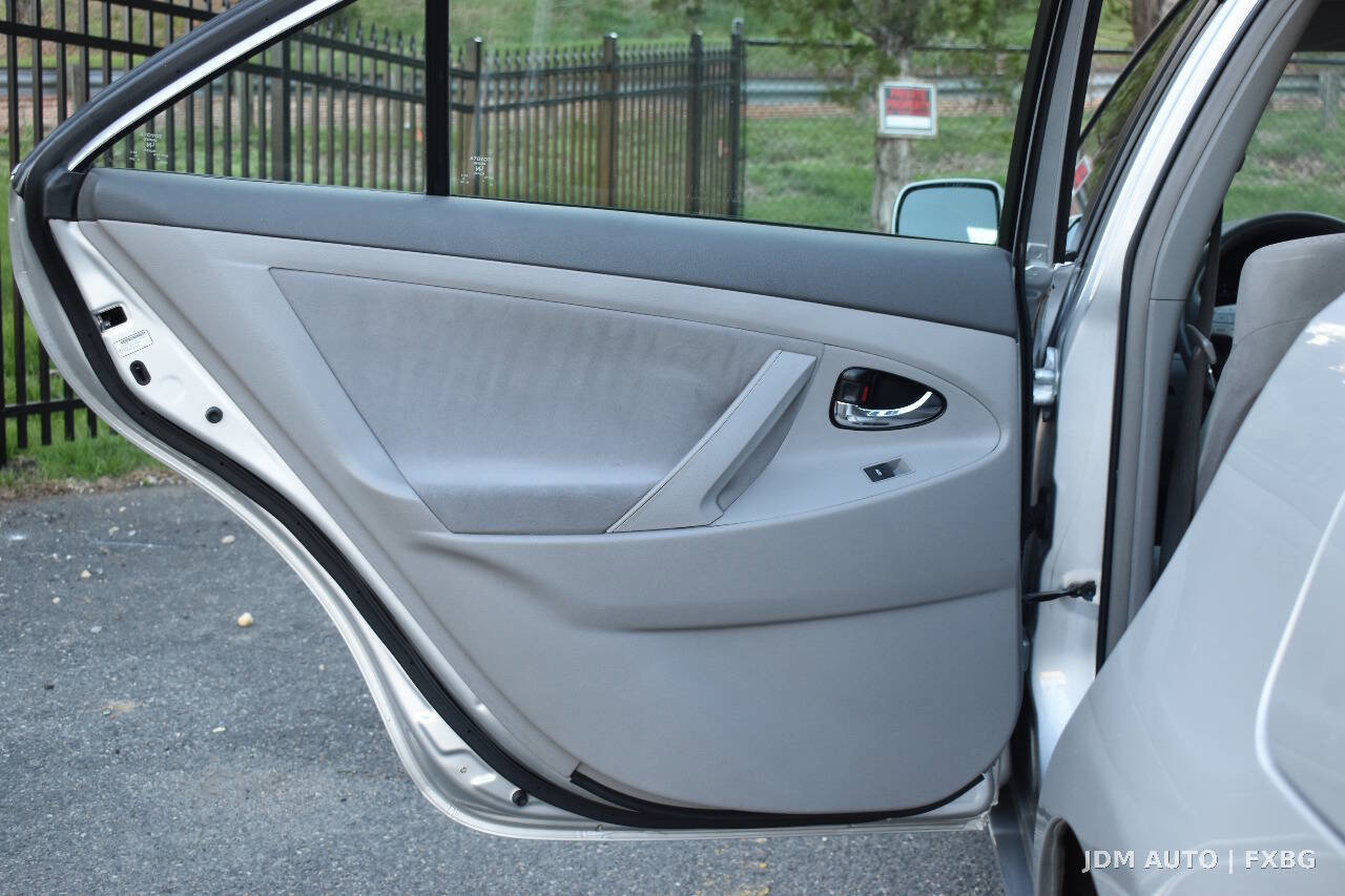 Used 2011 Toyota Camry LE w/ LE Extra-Value Pkg FWD image 10