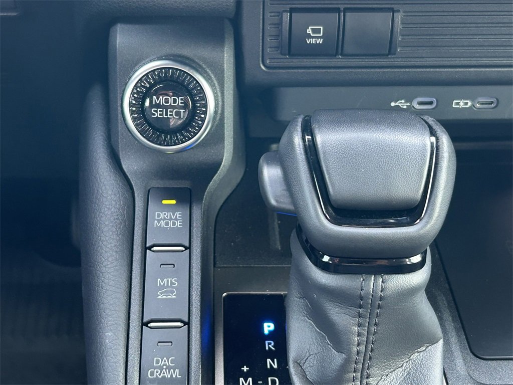 Used 2025 Toyota Land Cruiser image 17