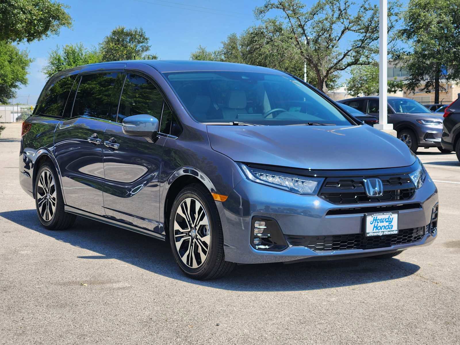 Used 2026 Honda Odyssey Elite image 3