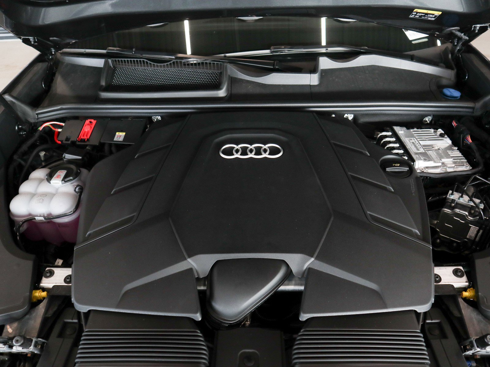 New 2025 Audi Q8 Premium Plus image 4