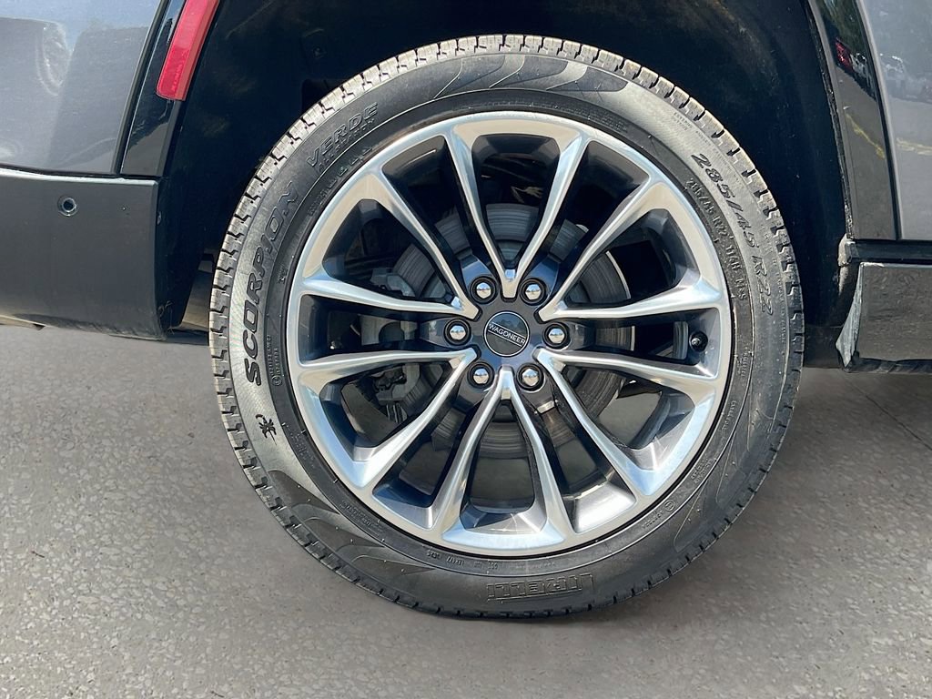 Certified 2024 Jeep Wagoneer L Series III w/ Premium Group I image 33