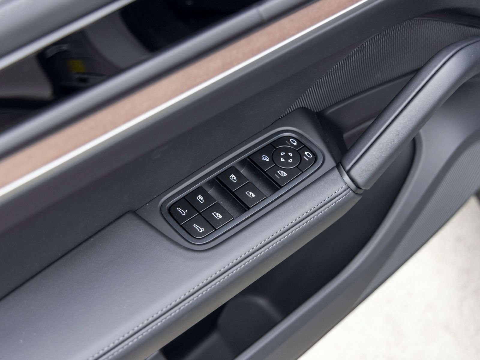 New 2026 Porsche Cayenne AWD/4WD image 27