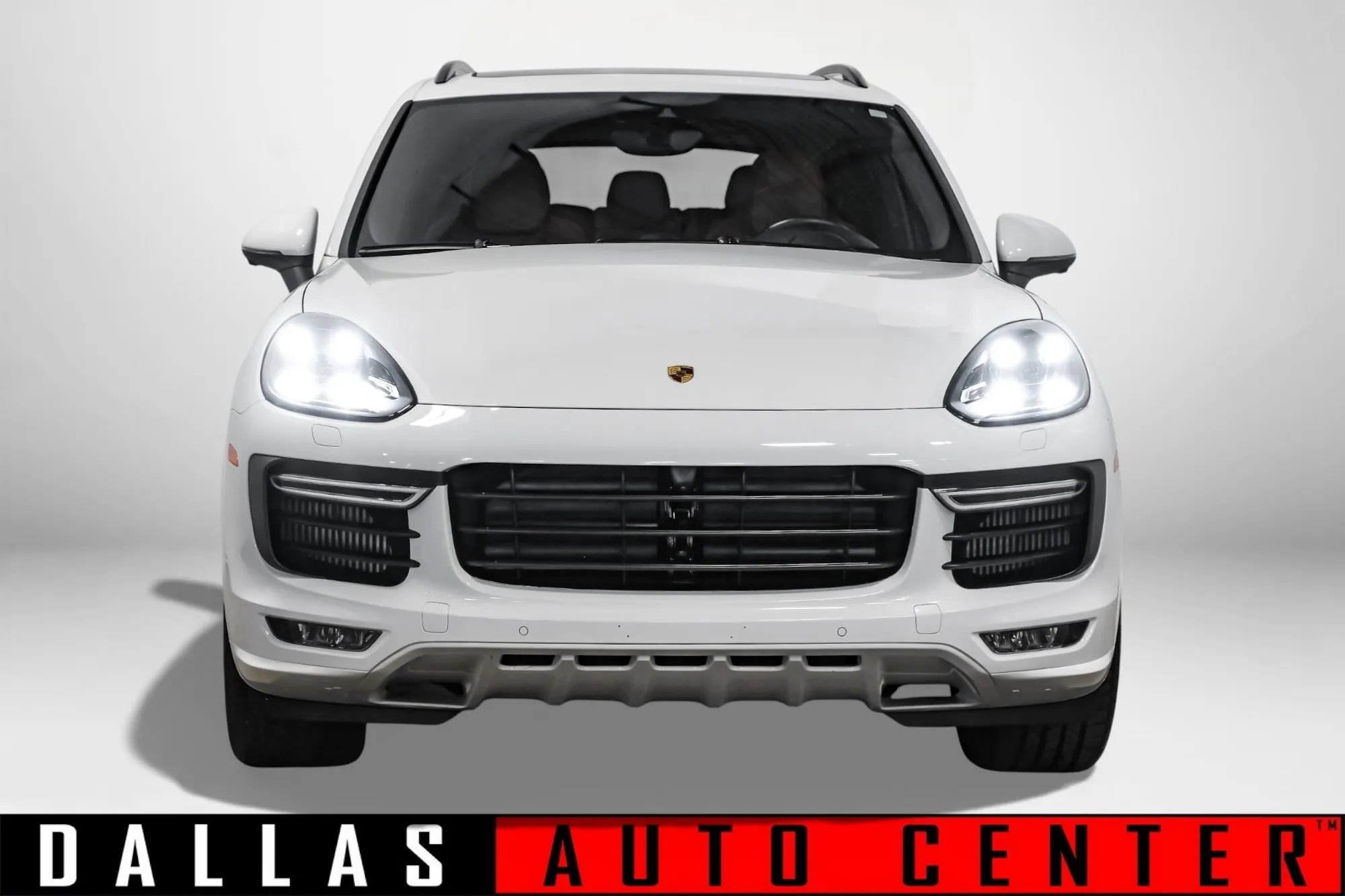 Used 2017 Porsche Cayenne GTS image 2