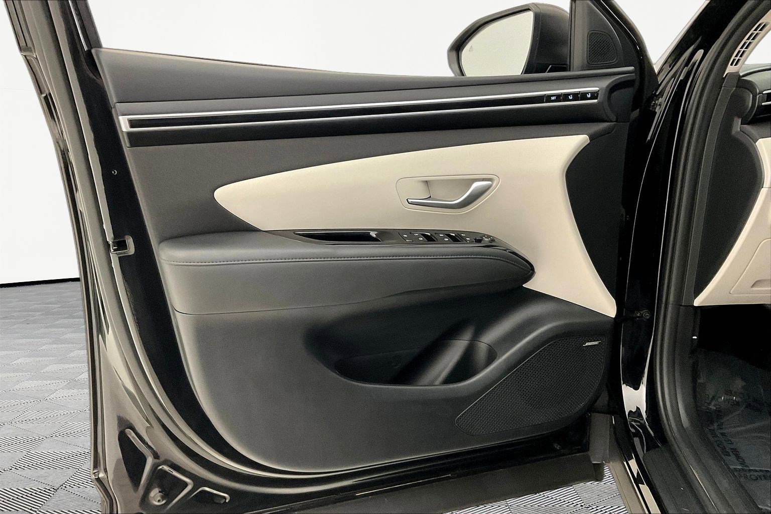 Used 2023 Hyundai Tucson Limited AWD/4WD image 20