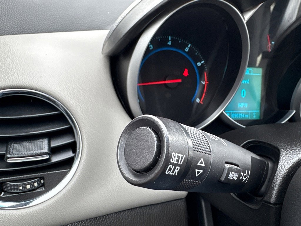 Used 2014 Chevrolet Cruze LS image 18