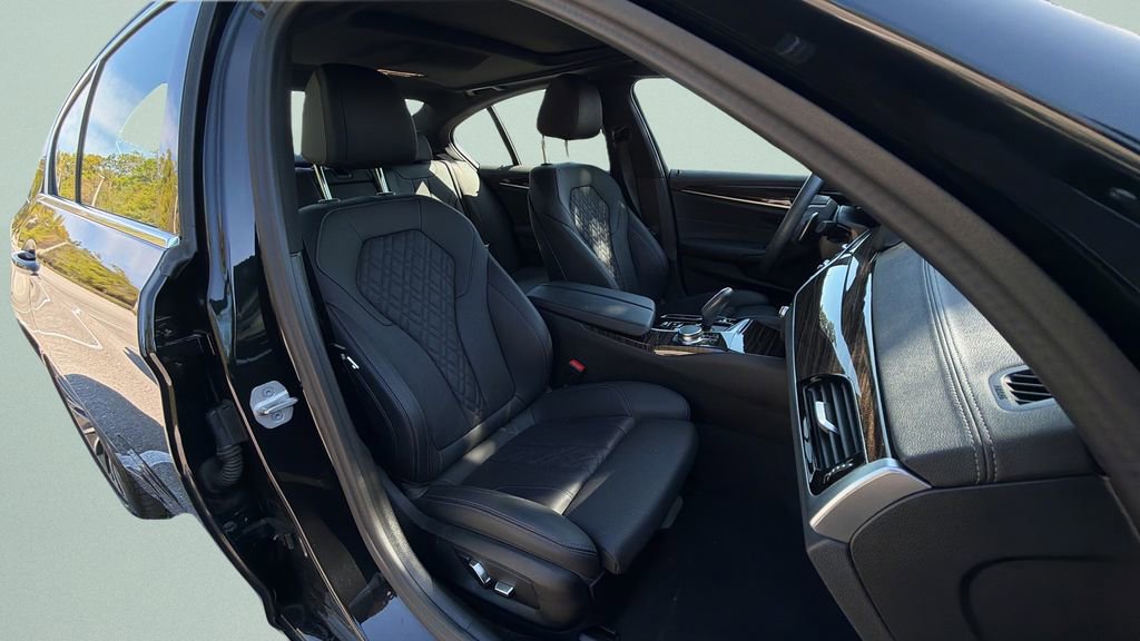 Used 2023 BMW 530i w/ Convenience Package image 19