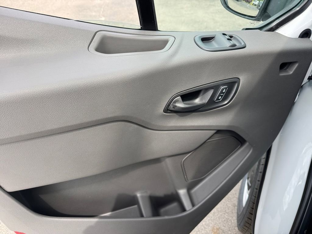 New 2026 Ford Transit 250 148 Medium Roof image 27