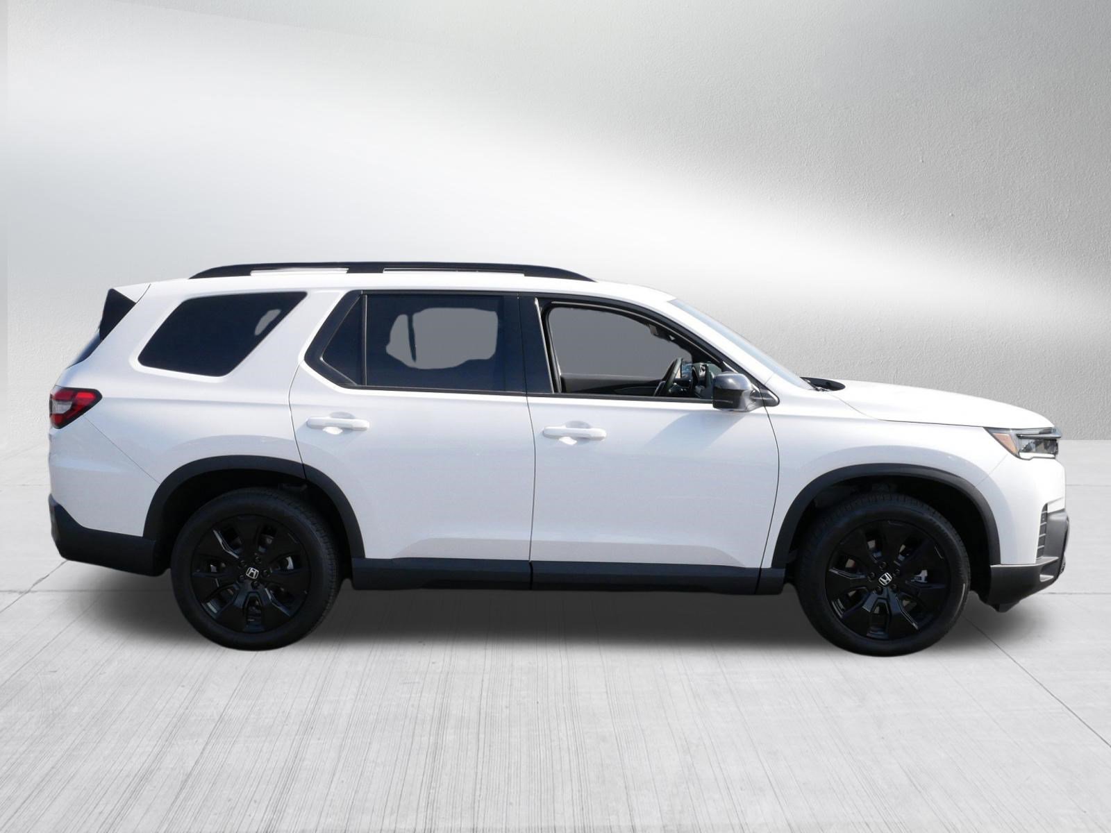 Certified 2026 Honda Pilot Black Edition image 8