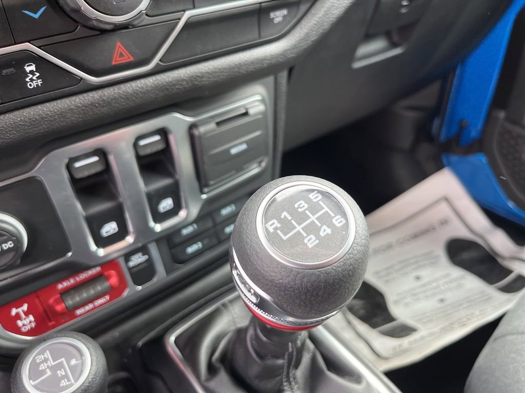 Used 2025 Jeep Wrangler Sport AWD/4WD image 9
