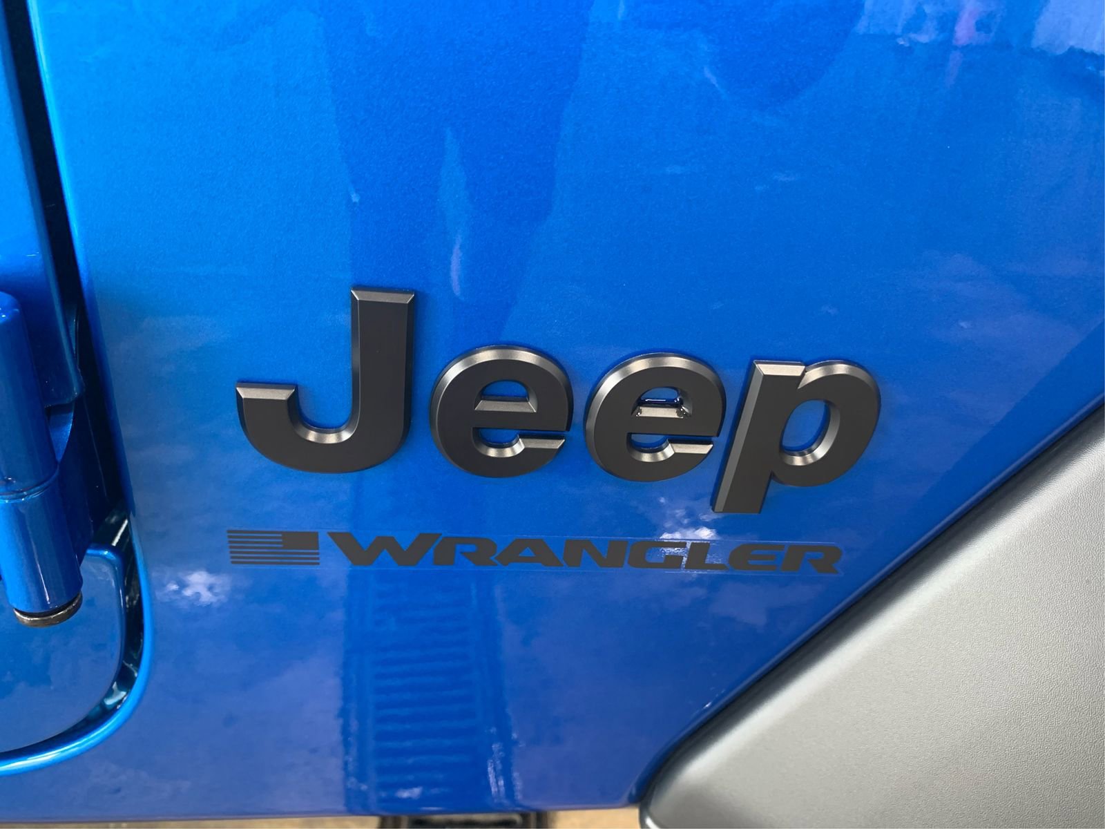 Used 2025 Jeep Wrangler Sport S image 24