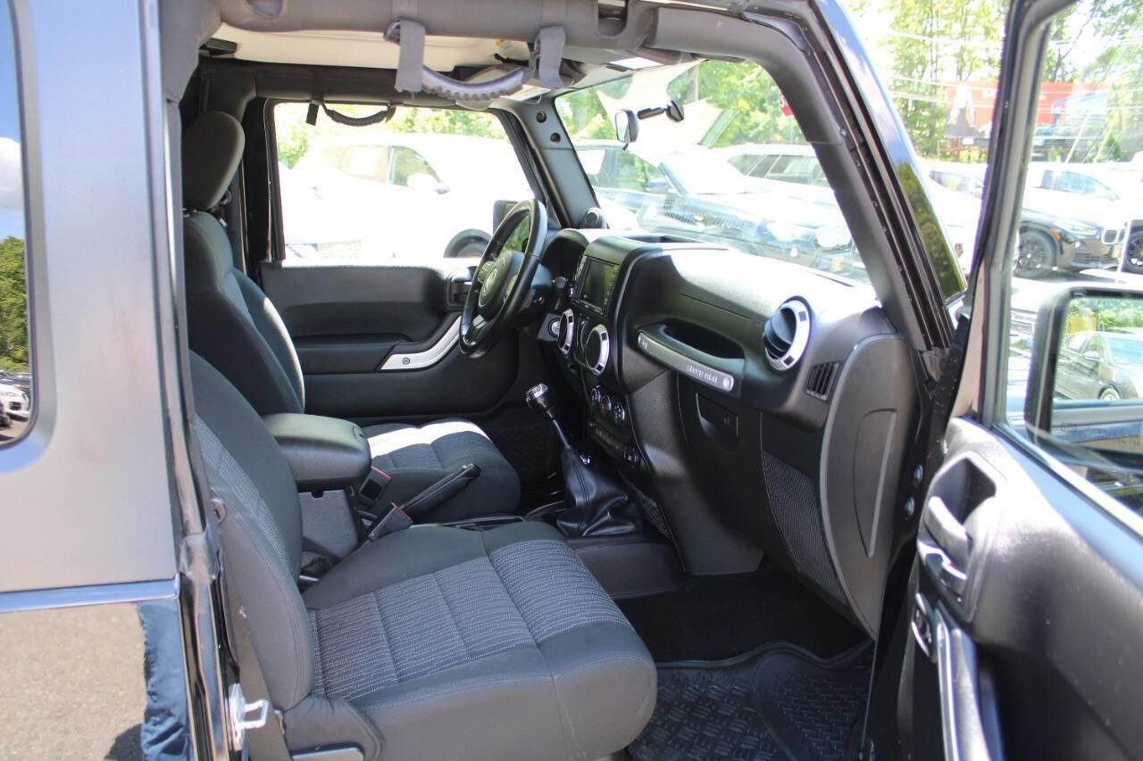 Used 2011 Jeep Wrangler Rubicon w/ Dual Top Group AWD/4WD image 25