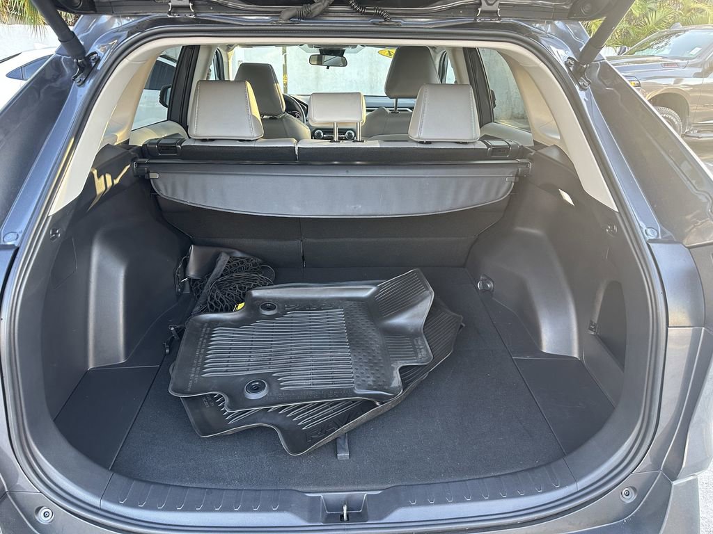 Used 2024 Toyota RAV4 XLE Premium image 8