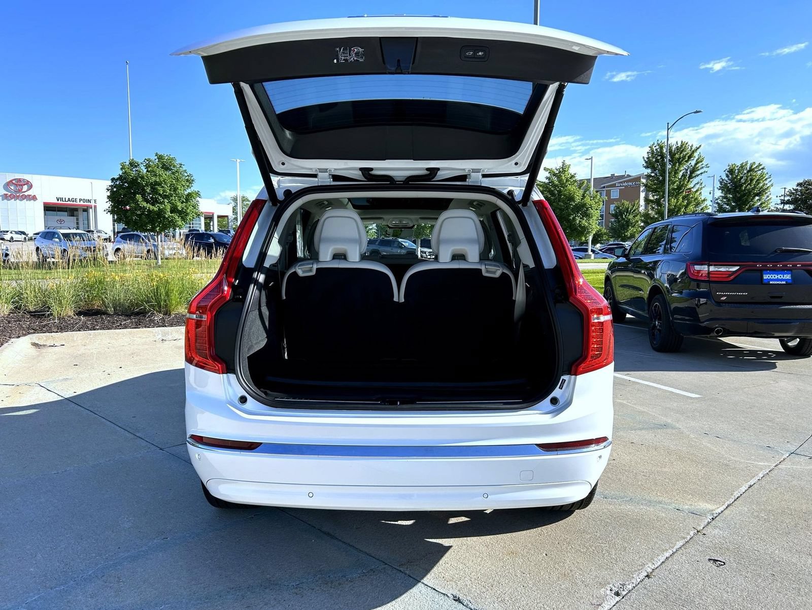 Used 2025 Volvo XC90 B6 Plus w/ Protection Package AWD/4WD image 23