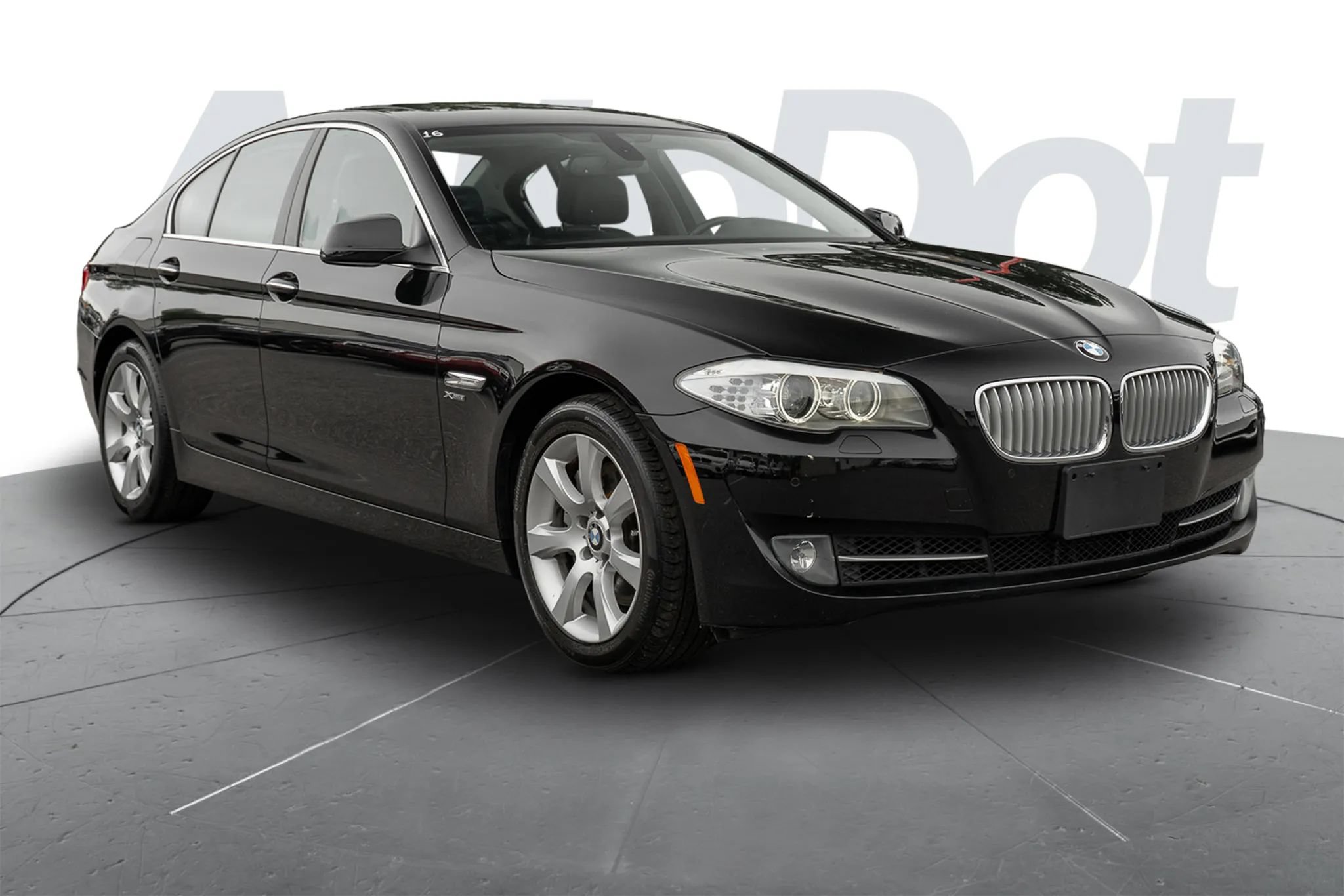 Used 2011 BMW 550i xDrive Sedan AWD/4WD image 4