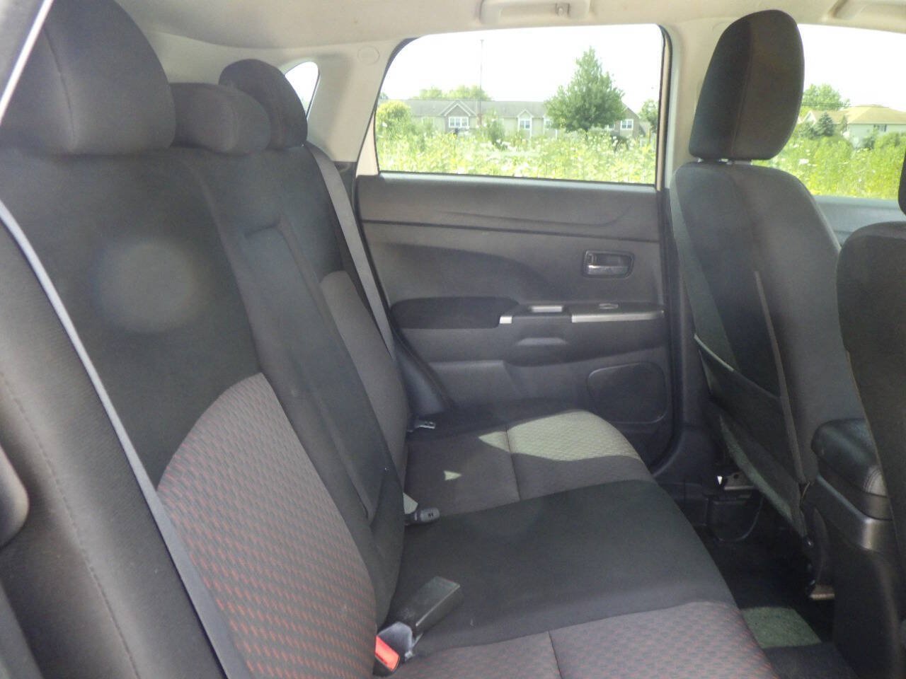 Used 2019 Mitsubishi Outlander Sport ES AWD/4WD image 19