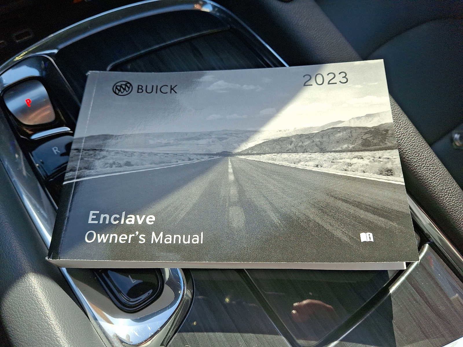 Certified 2023 Buick Enclave Essence w/ Experience Buick Package image 29