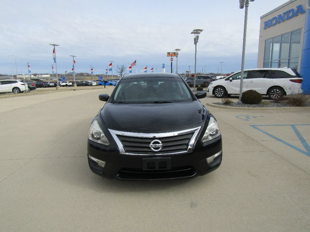 Used 2015 Nissan Altima 2.5 S w/ Special Edition Package FWD image 2