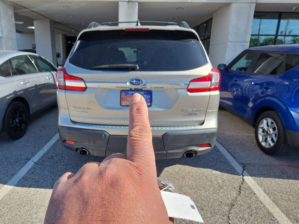 Used 2019 Subaru Ascent Limited w/ Popular Package #3 AWD/4WD image 7