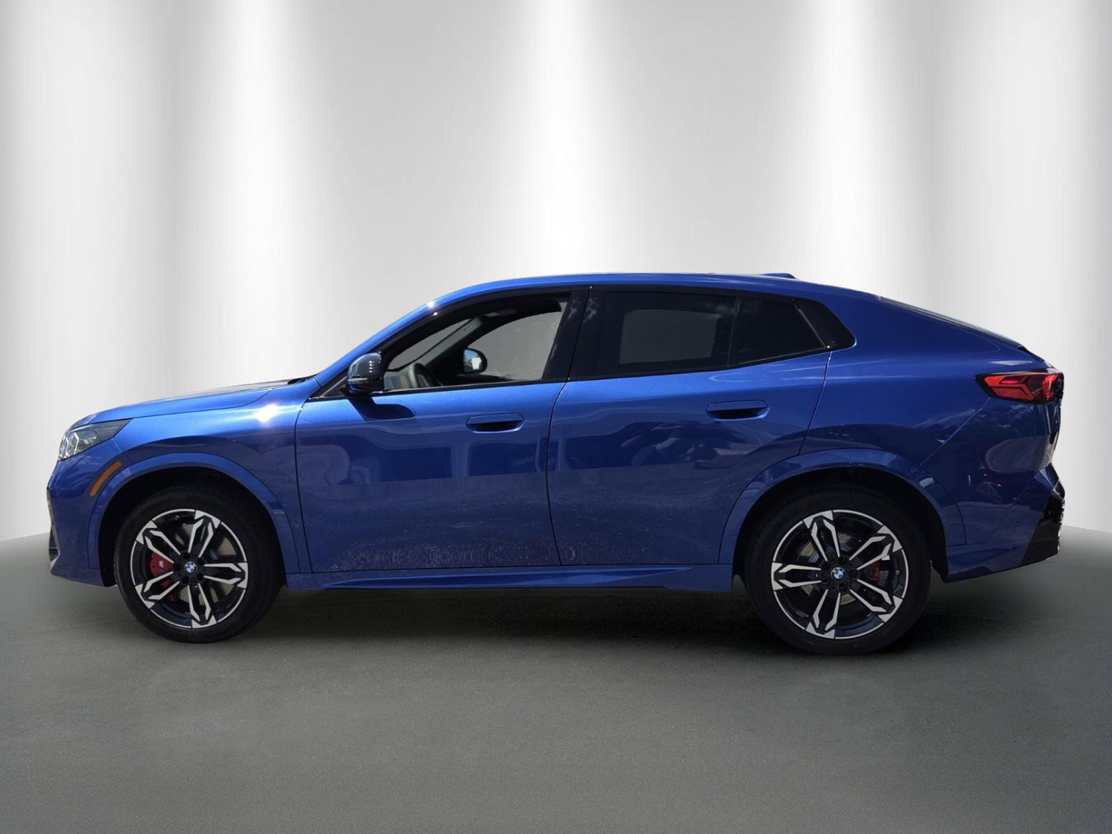 New 2026 BMW X2 xDrive28i w/ Technology Package AWD/4WD image 4