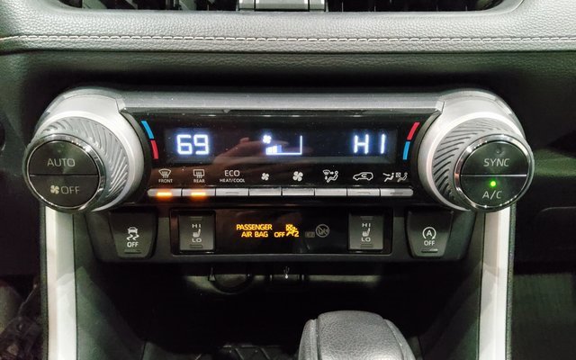 Used 2020 Toyota RAV4 XLE w/ Convenience Package image 23