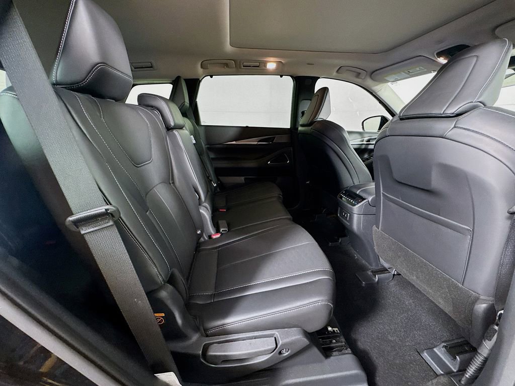 Certified 2026 INFINITI QX60 Luxe w/ Cargo Package image 37