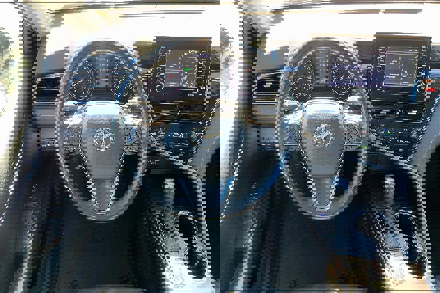 Used 2024 Toyota Camry SE w/ Convenience Package image 6