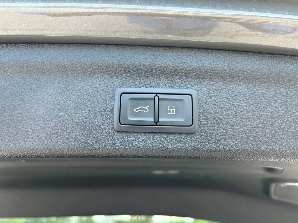 Used 2020 Audi Q3 2.0T Premium w/ Convenience Package AWD/4WD image 52