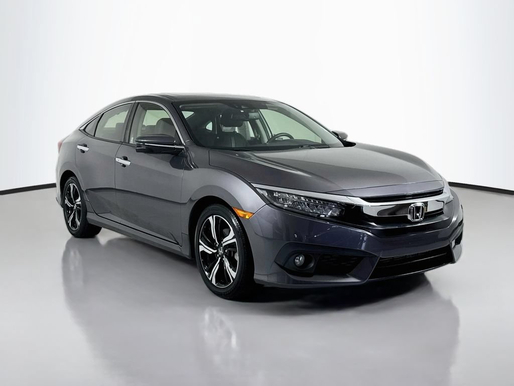 Used 2018 Honda Civic Touring image 4