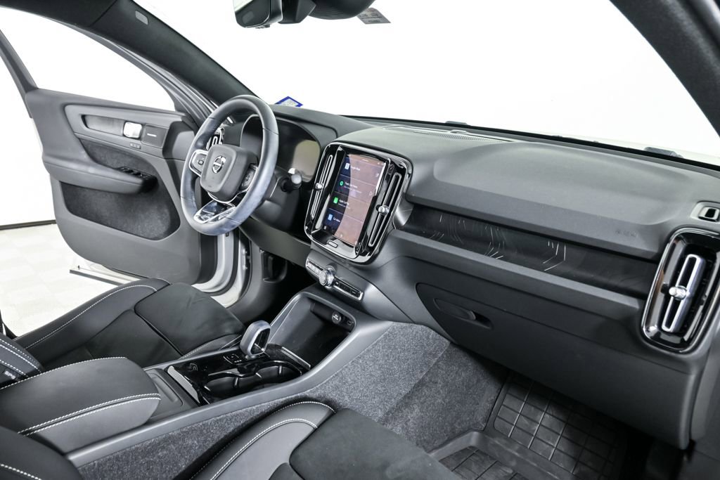 Certified 2023 Volvo C40 P8 Recharge Ultimate w/ Protection Package Premier AWD/4WD image 26