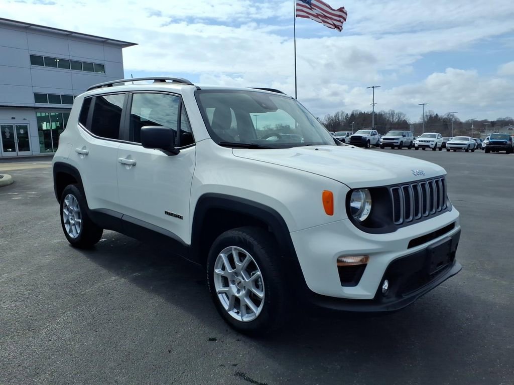 Used 2022 Jeep Renegade Latitude AWD/4WD image 7