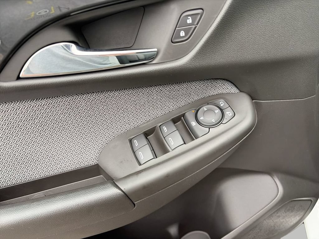 New 2026 Chevrolet TrailBlazer LT w/ LT Cold Weather Package FWD image 14