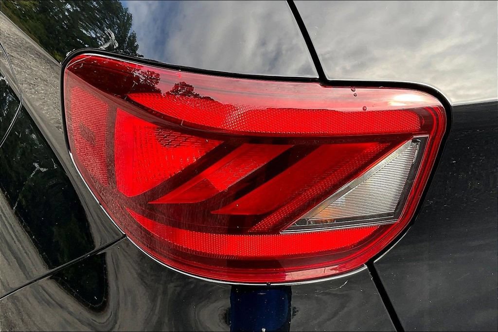 Used 2022 Hyundai Venue SEL FWD image 26