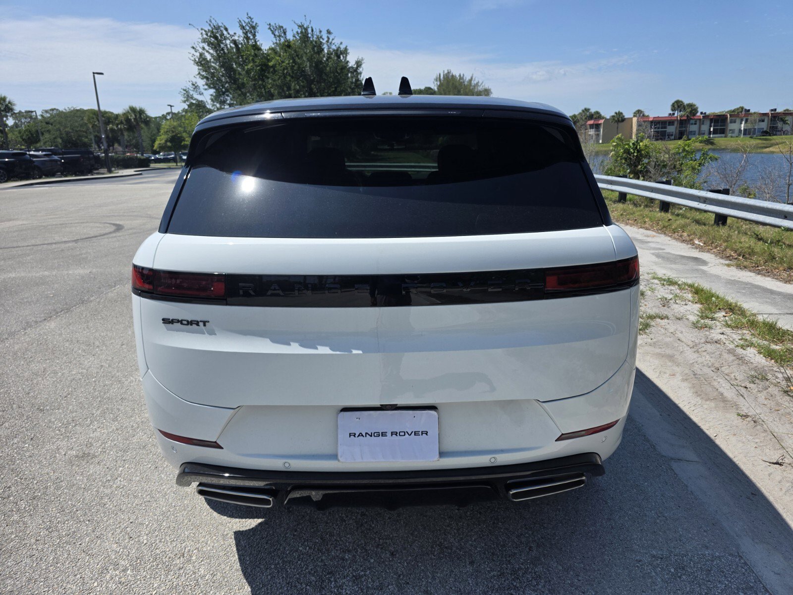 New 2026 Land Rover Range Rover Sport Dynamic SE AWD/4WD image 6