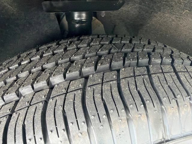 Used 2024 Chrysler Pacifica Touring-L FWD image 26