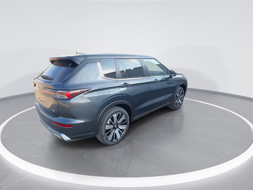 New 2025 Mitsubishi Outlander SE image 8