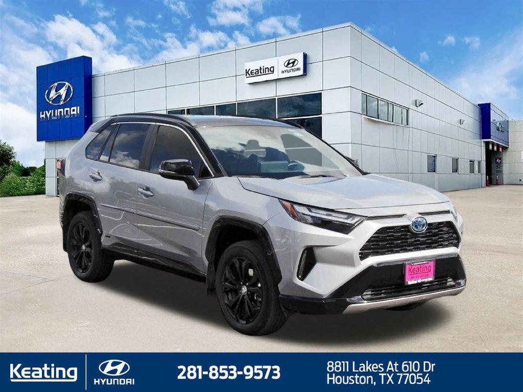 Used 2024 Toyota RAV4 XSE AWD/4WD image 3