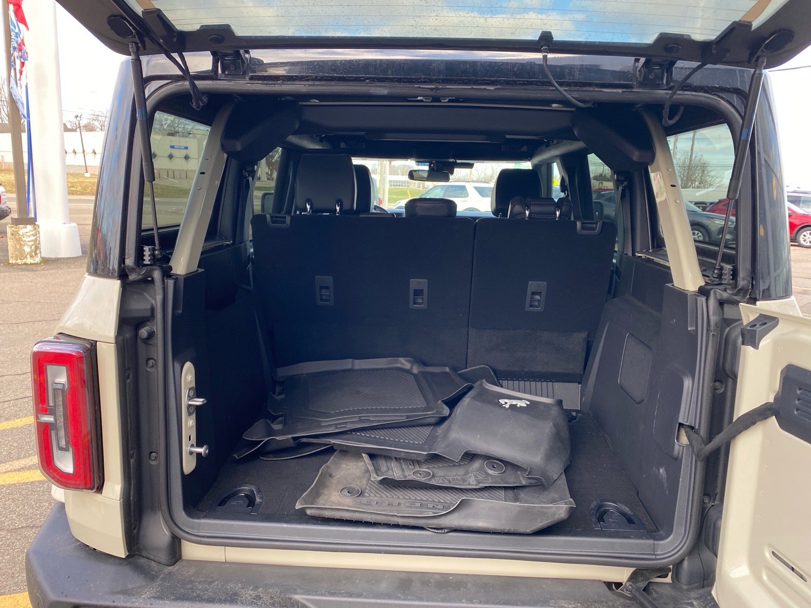 Used 2025 Ford Bronco Outer Banks image 26