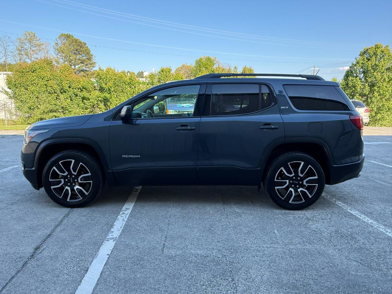 Used 2019 GMC Acadia SLT w/ Black Edition image 8