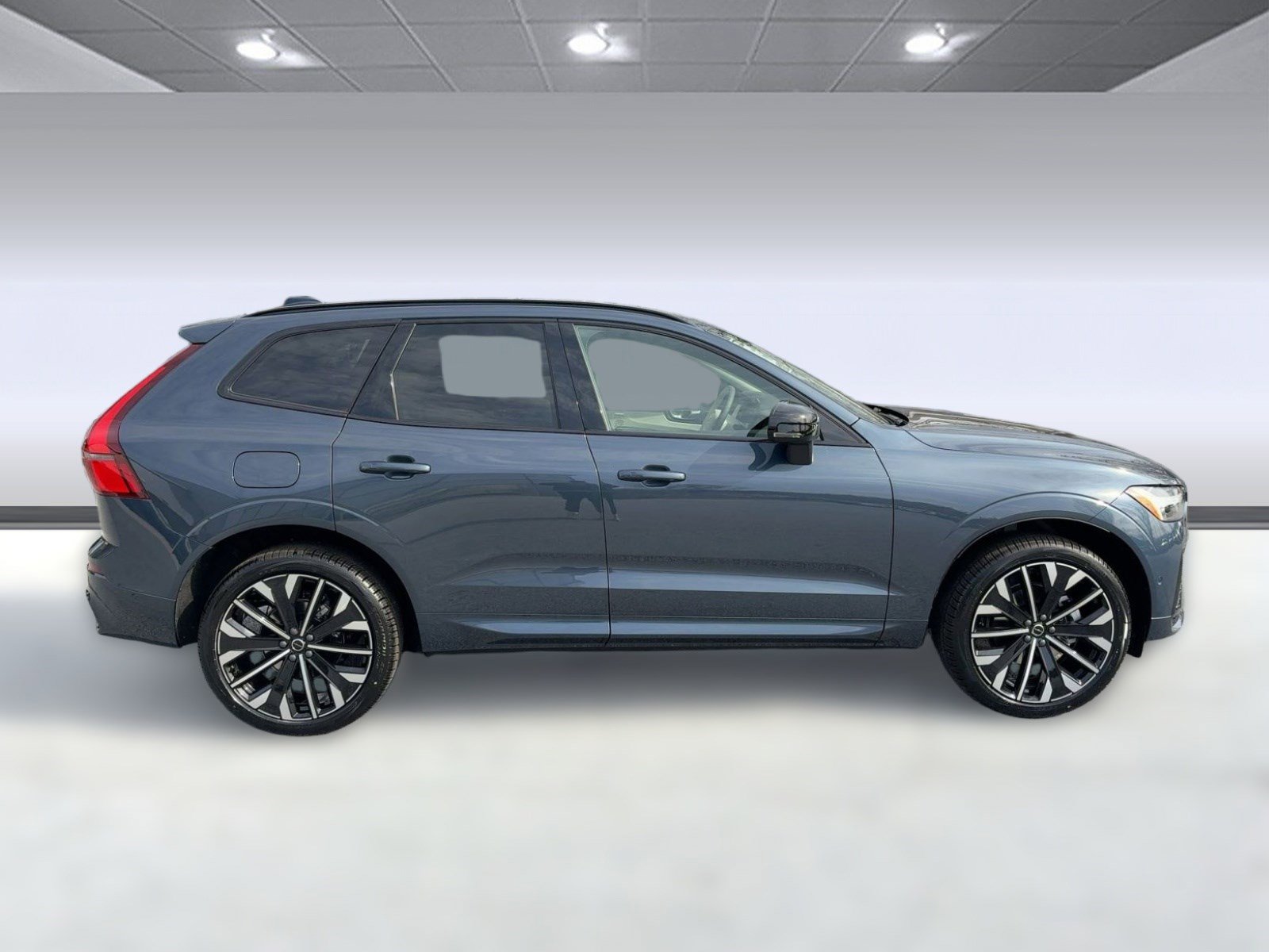 New 2026 Volvo XC60 B5 Ultra w/ Protection Package Premier image 8