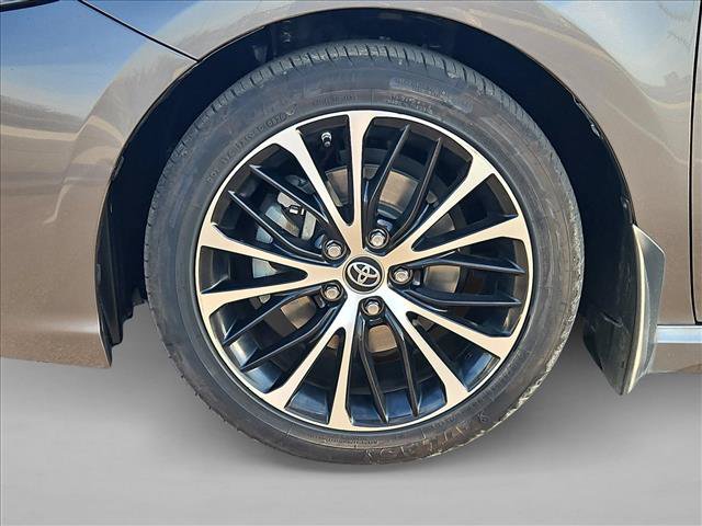 Used 2018 Toyota Camry SE FWD image 21