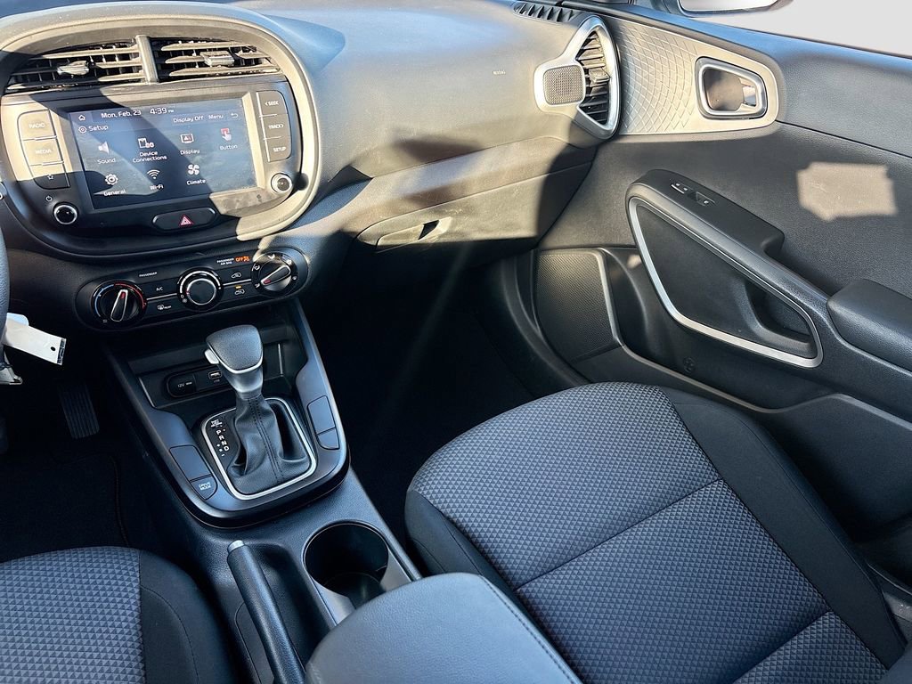 Used 2025 Kia Soul LX w/ LX Technology Package image 22
