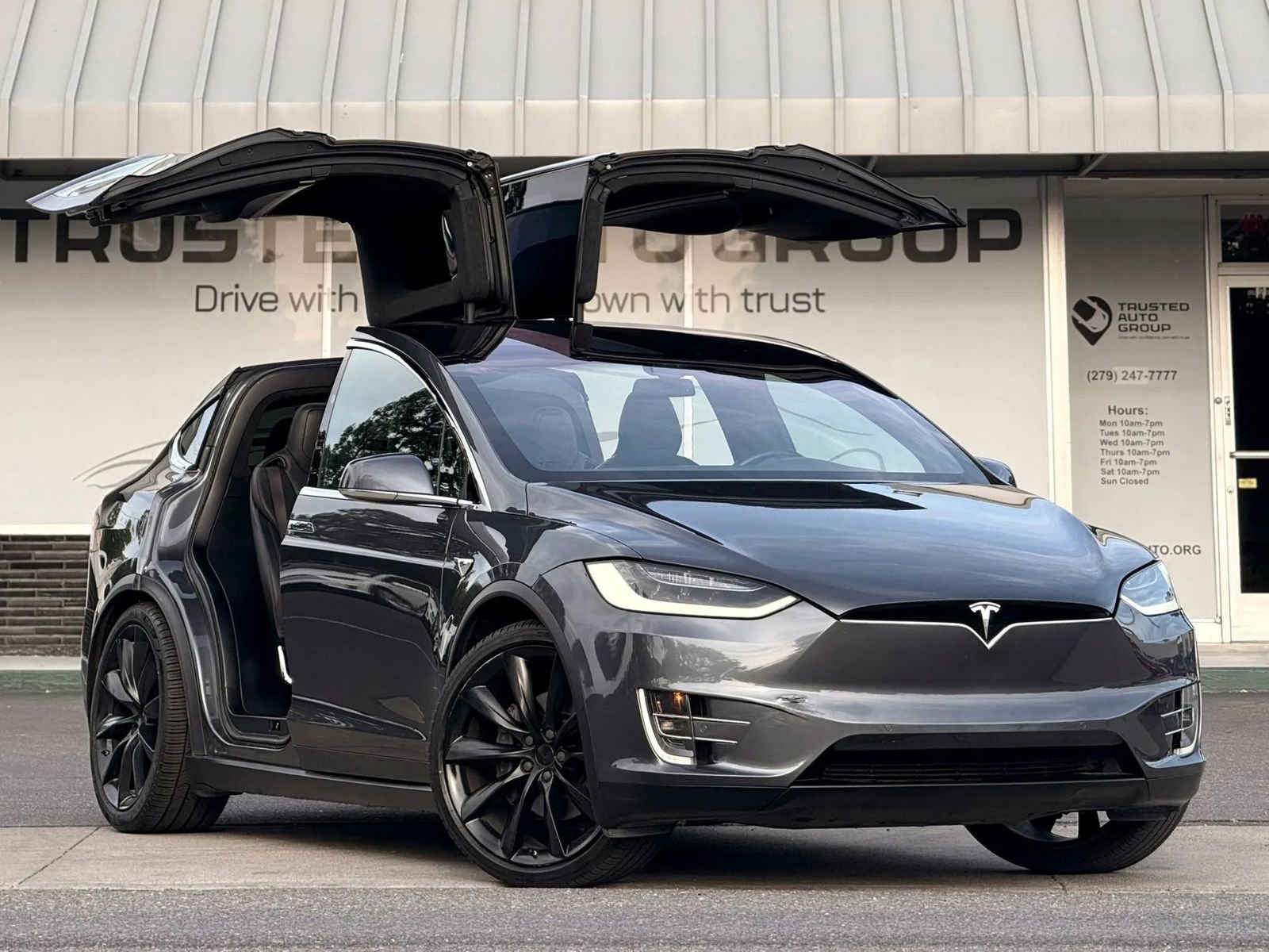 Used 2016 Tesla Model X 90D image 2