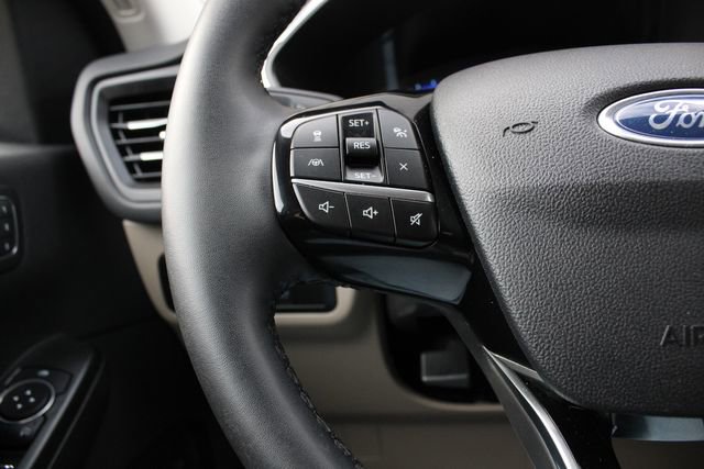 Used 2022 Ford Escape Titanium image 12